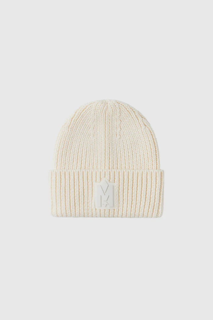 JUDE-MZ hand-knit toque with ribbed cuff JUDE-MZ hand-knit toque with ribbed cuff